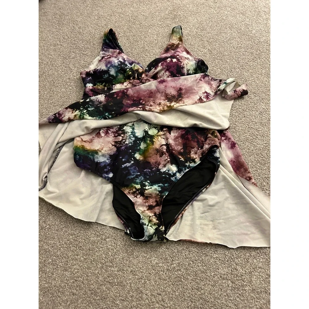 Torrid Swim Dress Womens 1 Multi Color Excellent Tie Dye Handkerchief Hem Twist